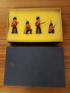 Dorset Model Soldiers Guards Binoculars British 122 BRR Toy Soldiers - Picture 1 of 2