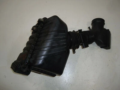 Kia Spectra LX 2004 sedán 2,0 L admisión de aire caja limpiadora Foto 1 de 4