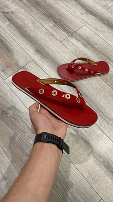 Sandalias chanclas Louis Vuitton charol rojo para mujer EU 40 / US 9 – Hechas Foto 1 de 4