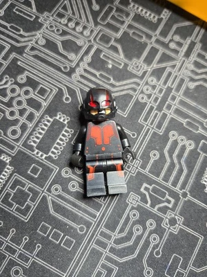 LEGO HANK PYM minifigure MARVEL SUPERHEROES set 76039 sh202 sh0202 - Image 1 of 2