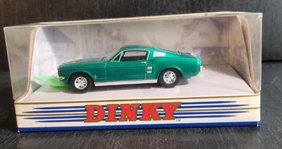 Ford Mustang Fastback 1967 Dinky Matchbox verde escala 1:43 fundido a presión como nuevo original Foto 1 de 4