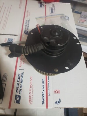 Оригинальный двигатель вентилятора 4,6 л для Lincoln Town Car 2000-2002 годов выпуска - Изображение 1 из 2