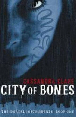 City of Bones (Mortal Instruments, Bk 1) - Paperback - ACCEPTABLE Foto 1 de 1