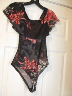Blusa Body Charlotte Russe Feminina Tamanho M Preta Floral Fora do Ombro - Imagem 1 de 4