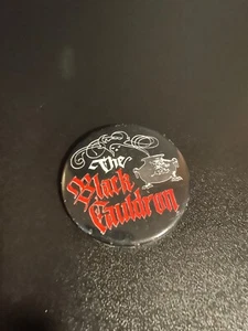 PIN BOTÓN PROMOCIONAL CALDERO NEGRO DISNEY'S THE BLACK VINTAGE 2" - Imagen 1 de 4