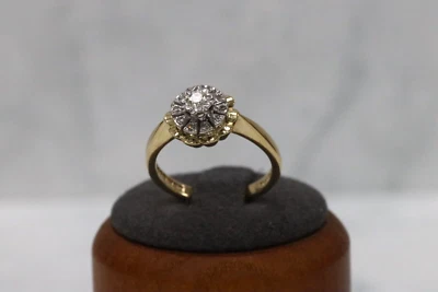 Anillo con racimo de diamantes de oro amarillo de 18 quilates - talla M Foto 1 de 4