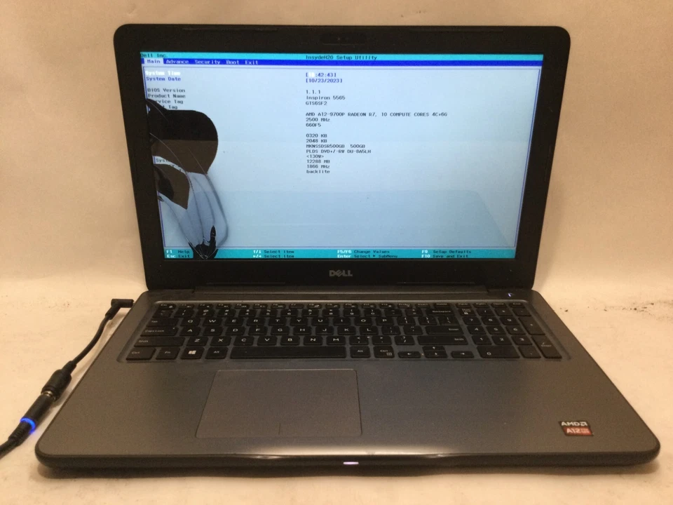 Dell Inspiron 5565 15.6" / AMD A12-9700P R7 @ 2.50GHz / (CRACKED!) MR - Image 1 of 4