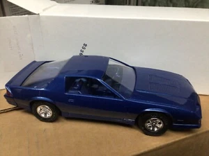 MPC 6104eo 1987 Chevy Camaro Z-28 azul promoción 1/25 envío gratuito - Imagen 1 de 4