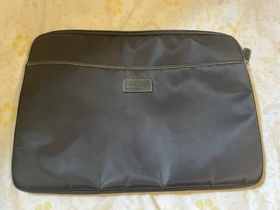 LEVENGER Large Padded Black MicroFiber & Leather Laptop Zip Case Bag - Image 1 of 4