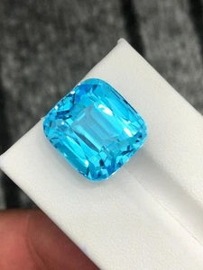 Hermosa piedra preciosa suelta de topacio suizo azul natural de 28,10 quilates - Imagen 1 de 8