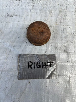 1967 Ford Galaxie 500 4 portas 390 cubo de rolamento dianteiro direito tampa de poeira - Imagem 1 de 4