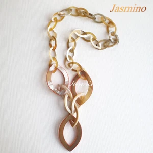 Collar lacado en cuerno. Collar de eslabones largos. Regalo estilo vintage, 718. - Imagen 1 de 5
