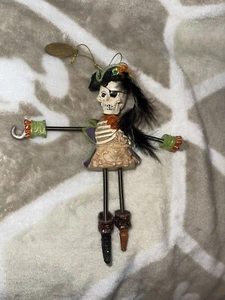 HALLOWEEN BOBBLE HEAD PIRATE SLELETON ORNAMENT W/HAT Katherines Collection 6” - Picture 1 of 8