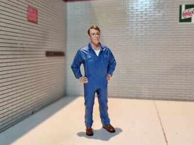 Figure Man Mechanic Standing Garage Painted Diorama 1:24 G Scale Model Garage - Image 1 of 4