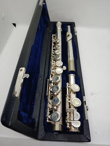 Conn-Selmer Prelude FL711 Student Flute. F4 - Picture 1 of 10