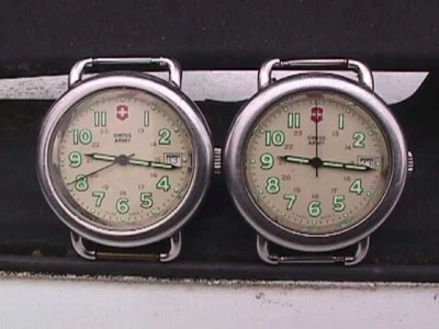 Swiss army watch stainless steel 330 feet water resistant PARTS LOT - Image 1 of 4