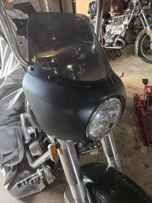Carenado estilo café Harley Davidson con parabrisas, ¡de un Fatboy Softail 1999!!! Foto 1 de 4