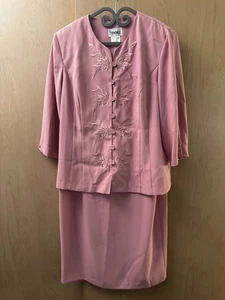 Conjunto de traje falda rosa periwinkle de 2 piezas chaqueta bordada con botones para mujer talla 16” - Imagen 1 de 4