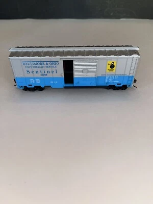 Model Power HO B&O Sentinel Silver/Blue 40' Box Car #46008 W/Knuckle Couplers - Image 1 of 4