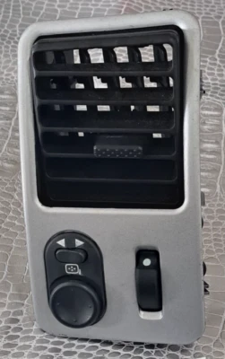 15844234✅07-09 Pontiac Torrent tablero lateral izquierdo ventilación de aire con interruptor de control de espejo Foto 1 de 4