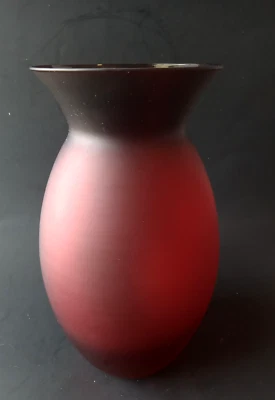 Jarrón grande de vidrio esmerilado Pier 1 Imports Ombre rojo años 90 11,4" Foto 1 de 4