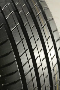 2 Pneumatici estivi DUO 235/65/17 104 V Michelin Latitude Sport 3 MO DOT18 - Foto 1 di 1