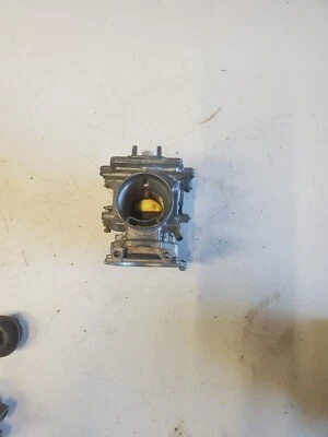 1986 1987 Suzuki GSXR1100  carburetor body - Image 1 of 4