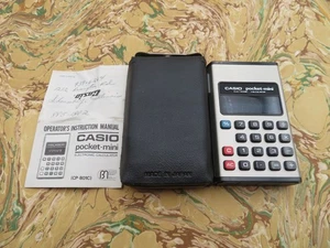 Mini calcolatrice tascabile vintage Casio CP-801C con custodia made in Japan 1975 FUNZIONANTE - Foto 1 di 9