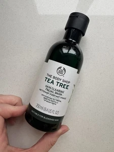 The Body Shop - Tea Tree Facial Wash 250ml - Picture 1 of 8