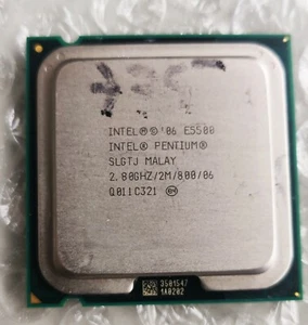 Intel Pentium Dual-Core E5500 2.80 GHz LGA 775 Desktop CPU SLGTJ - Picture 1 of 1