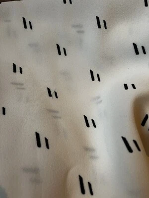 2.5 Meters Polyester Fabric - Image 1 of 4