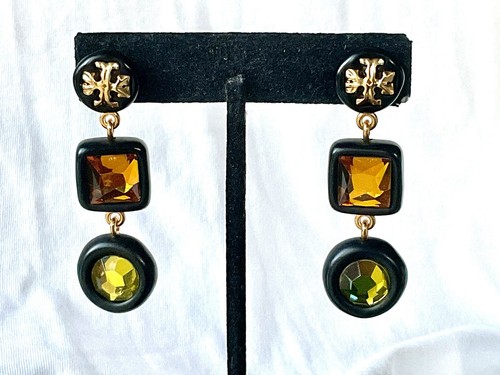 Orecchini a goccia TORY BURCH ROXANNE cristallo e resina nera ottone placcato oro 2 17”