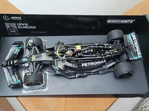 1/18 Minichamps Mercedes AMG Petronas F1 W14 2023 Bahrain GP #44 Lewis Hamilton - Picture 1 of 10