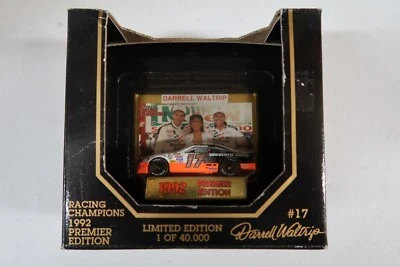 Darrell Waltrip #17 Western Auto 1992 Racing Champions escala 1/64 fundido a presión Foto 1 de 4