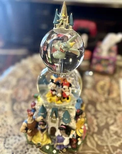 Rare Disney Dumbo and Friends 2-Tier Snow Globe with original box - Picture 1 of 10