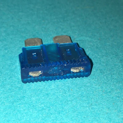 1 VOLVO 940 1991-1995 15A 15 AMP FUSE ALL 940 BLUE FITS 1991 1992 1993 1994 - Image 1 of 3