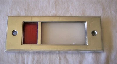 Ford Fairlane 1965 lente de luz de puerta izquierda, reflector y bisel Foto 1 de 2