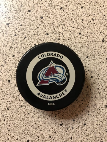 2000 Colorado Avalanche NHL Hockey Official Game Puck Inglasco - NEW Cover