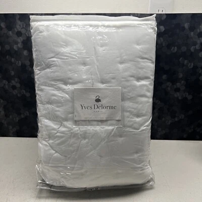 CUBIERTA DE CAMA YVES DELORME TRIOMPHE BLANC (EL ARTÍCULO ESTÁ UN POCO SUCIO POR UN LADO) Foto 1 de 4