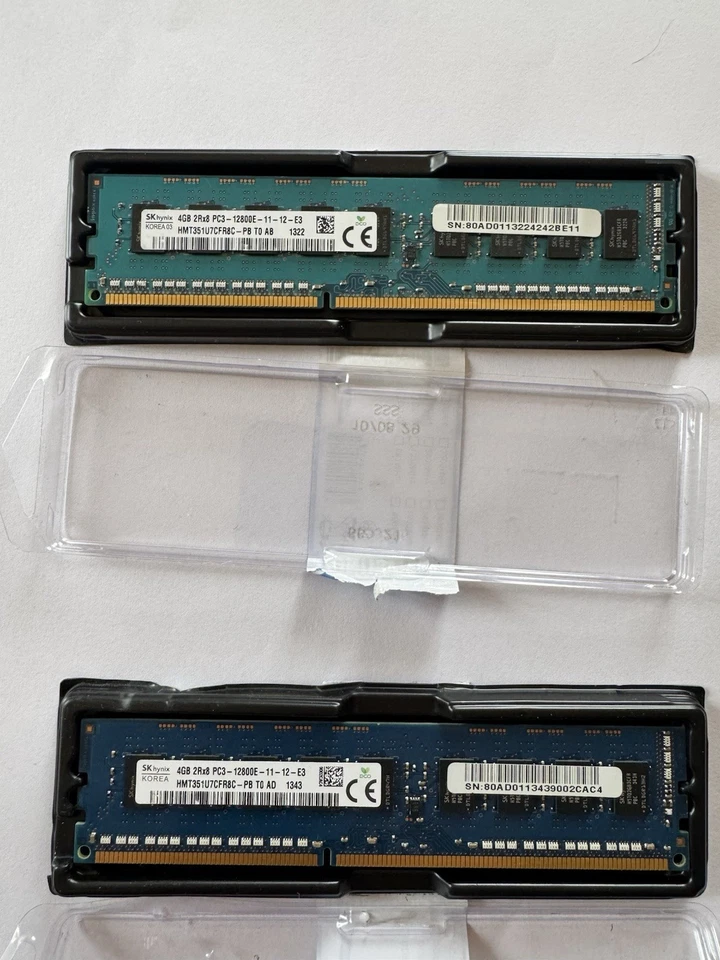 Kit 8 GB (2x4 GB) RAM DDR3 ECC Unbuffered - Sk Hynix HMT351U7CFR8C-PB T0 AD - Immagine 1 di 1