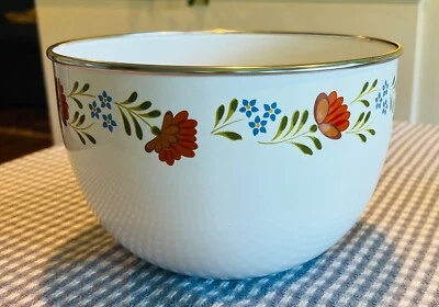Vtg KOBE KITCHEN Enamel Mixing Bowl Floral Garland 3.5 qt Metal Rim Salad Japan - Image 1 of 4