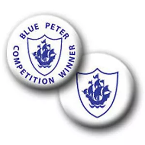 RETRO FUN BLAUE PETER PIN ANSTECKER - 25 mm, 38 mm oder 58 mm - IDEAL FÜR KOSTÜME - Bild 1 von 3