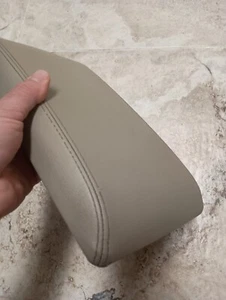 Infiniti QX4 96-00 Center Console Lid Cover Beige Tan Leather Nissan Pathfinder - Picture 1 of 11