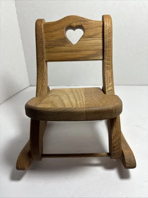 Wooden Doll or Teddy Bear Rocking Chair Solid Pine Wood High Back Heart Cut Out Foto 1 de 4