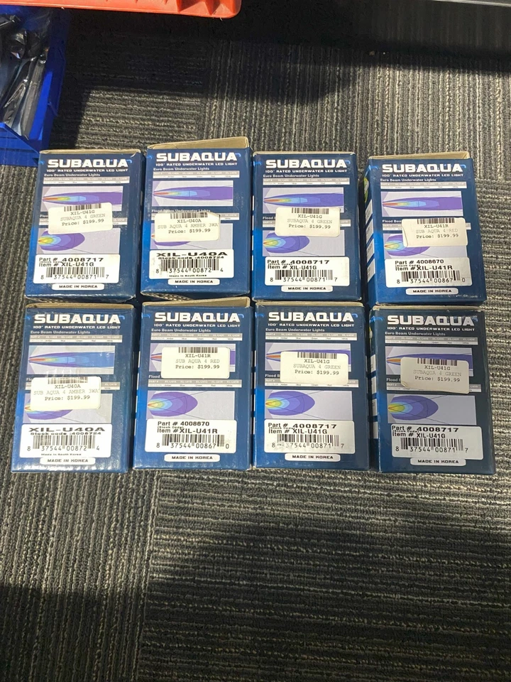 Luces LED subacuáticas Vision X con clasificación de 100' Foto 1 de 4