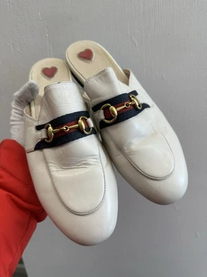 Mocasín Gucci Princetown Mule Horse Bit Mujer, Talla 37 EU 7 EE. UU. Blanco Plano Foto 1 de 4