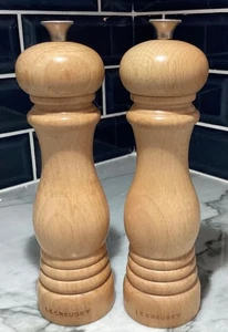 Le Creuset Buchenholz Klassische Salz und Pfeffermühle Set 8" - Bild 1 von 3