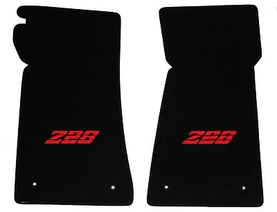 Alfombrillas Lloyd VELOURTEX negras bordadas rojas 1980 1981 Chevrolet Camaro Z28 Foto 1 de 4