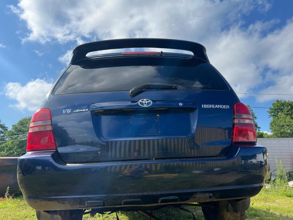 Rear Bumper Assembly TOYOTA HIGHLANDER 01 02 03 Foto 1 de 4