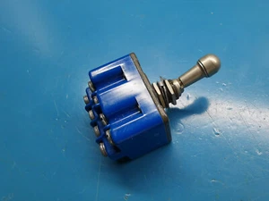 4PDT Cutler Hammer Interruptor de palanca Militar Parte 10A 125VAC UND LAB 4TL1-3D ENCENDIDO - Imagen 1 de 6